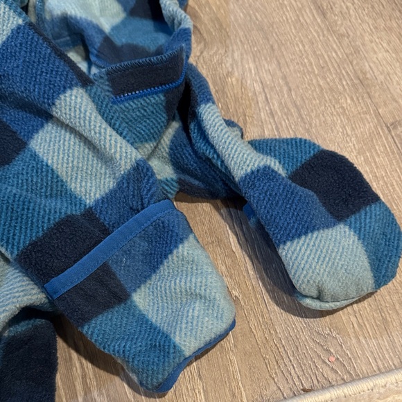 Columbia Sportswear Company - Picture 4 of 6